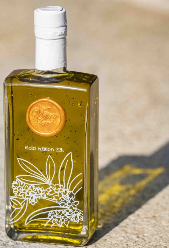 Aceite Vieru de Almazara As Pontis con copos de oro
